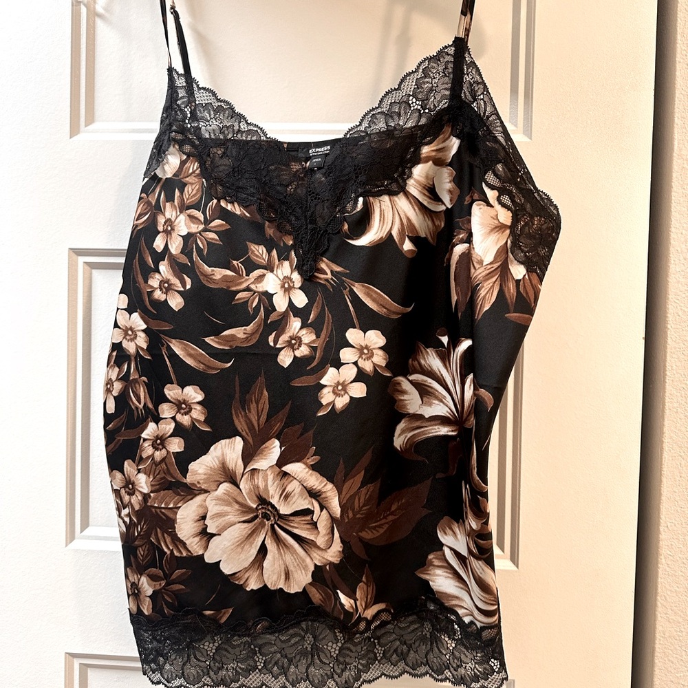 Express Cami V-neck with lace